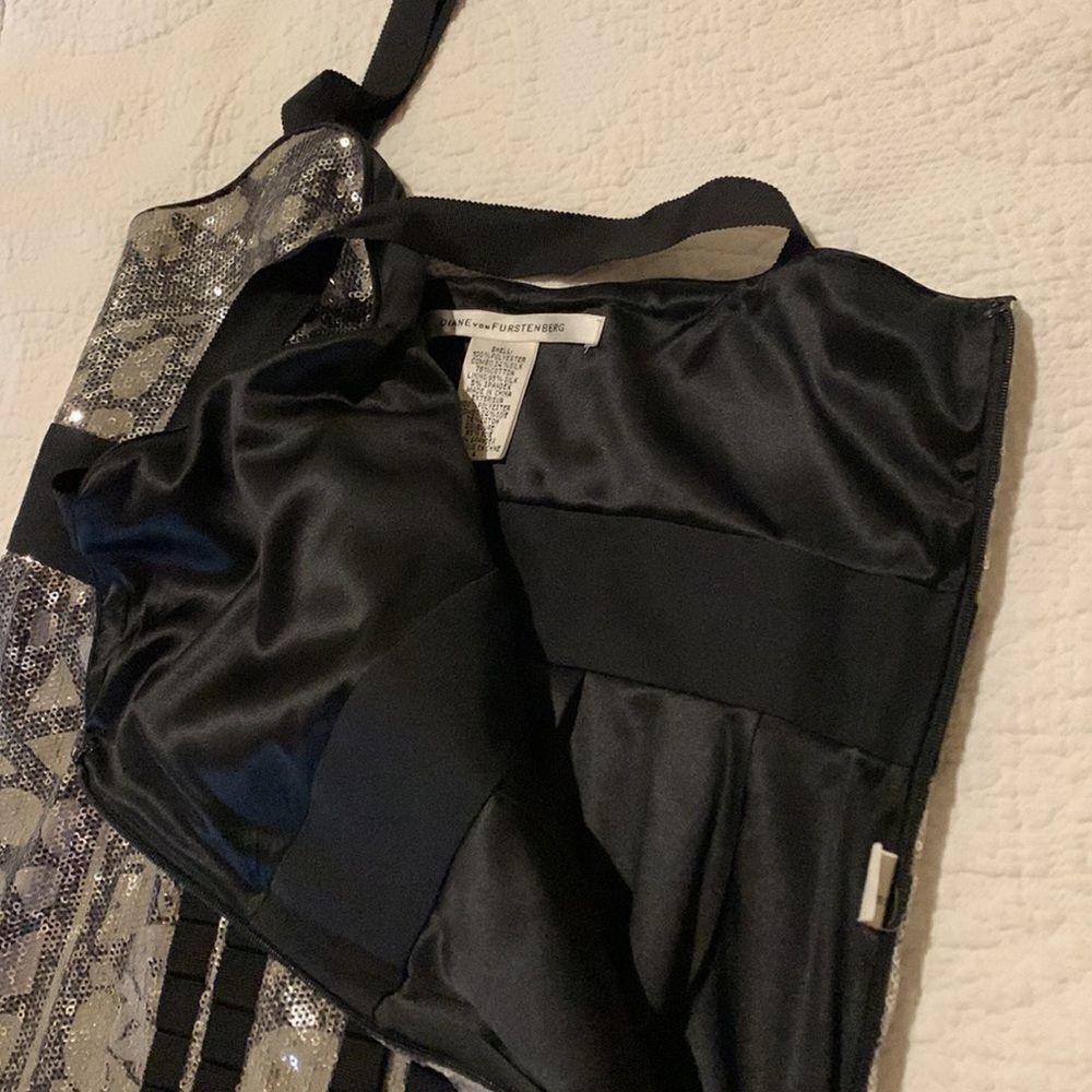 Diane Von Furstenberg sequin silk blend lined dress. 4 - Picture 12 of 16